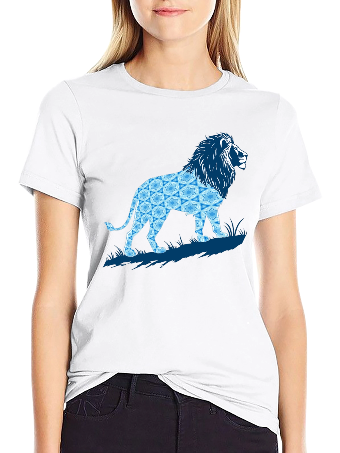 Lion Graphic Tee - Cool Artistic Design