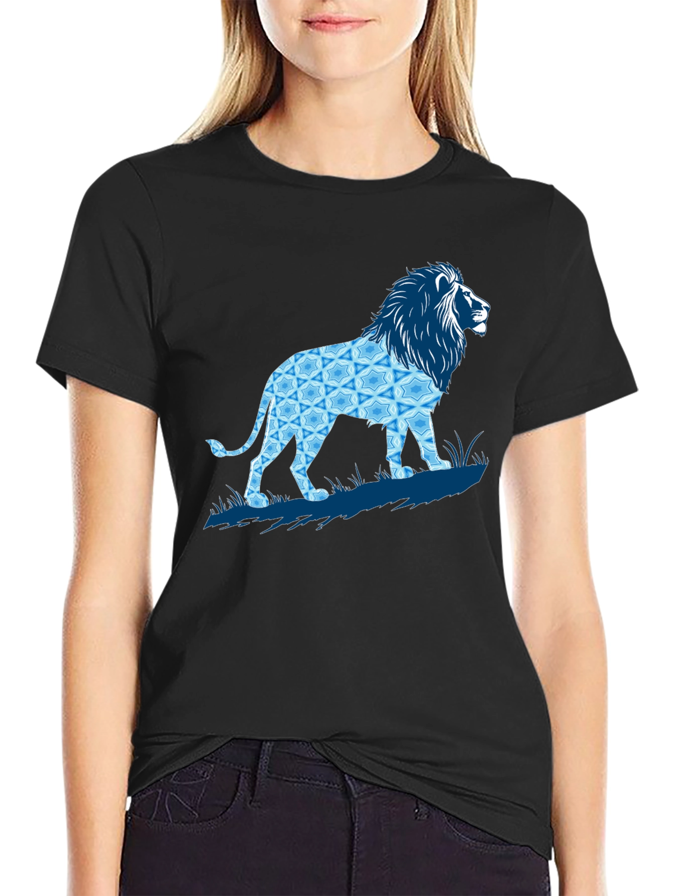 Lion Graphic Tee - Cool Artistic Design