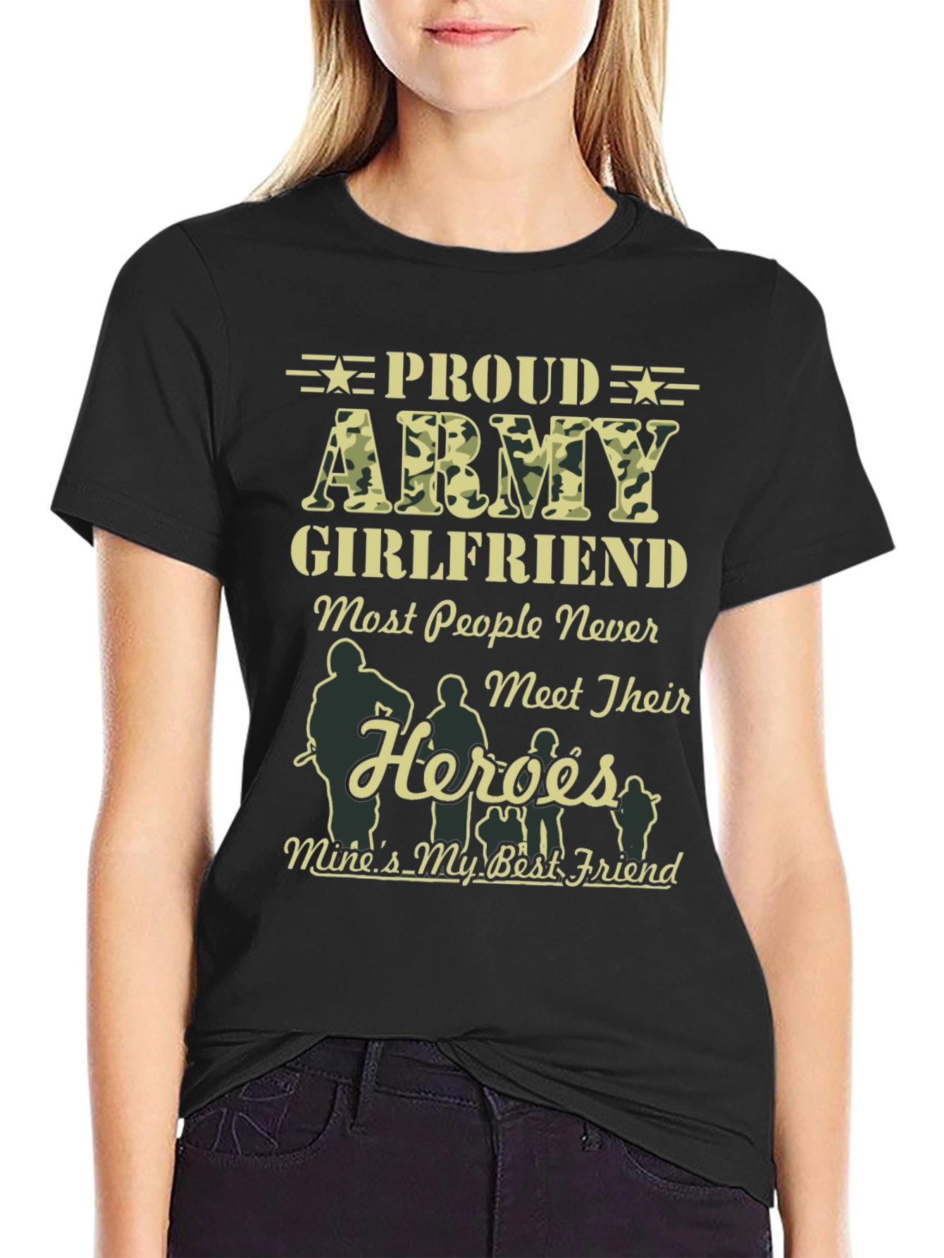 Proud Army Girlfriend Graphic T-Shirt